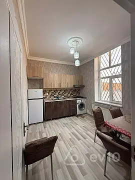 Kirayə verilir 3 otaqlı həyət evi 468 m²