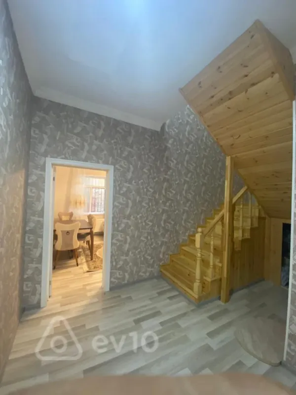 Kirayə verilir 3 otaqlı həyət evi 468 m²