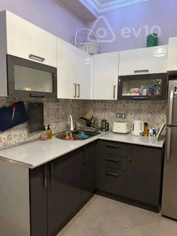 Kirayə verilir 2 otaqlı yeni tikili 75 m²