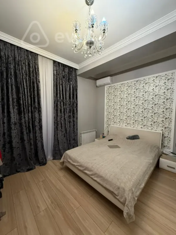 Kirayə verilir 2 otaqlı yeni tikili 75 m²