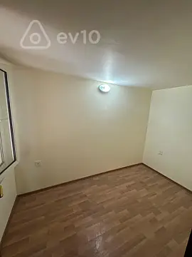 Satılır mənzil 60 m²