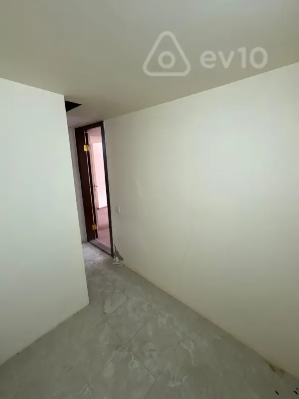 Satılır mənzil 60 m²