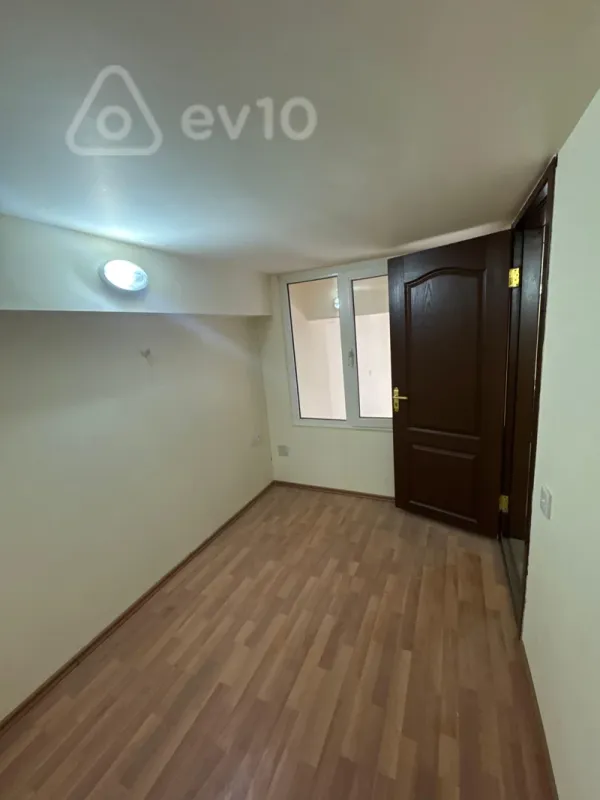 Satılır mənzil 60 m²