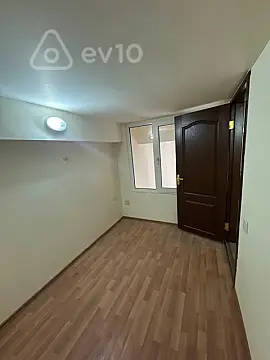 Satılır mənzil 60 m²