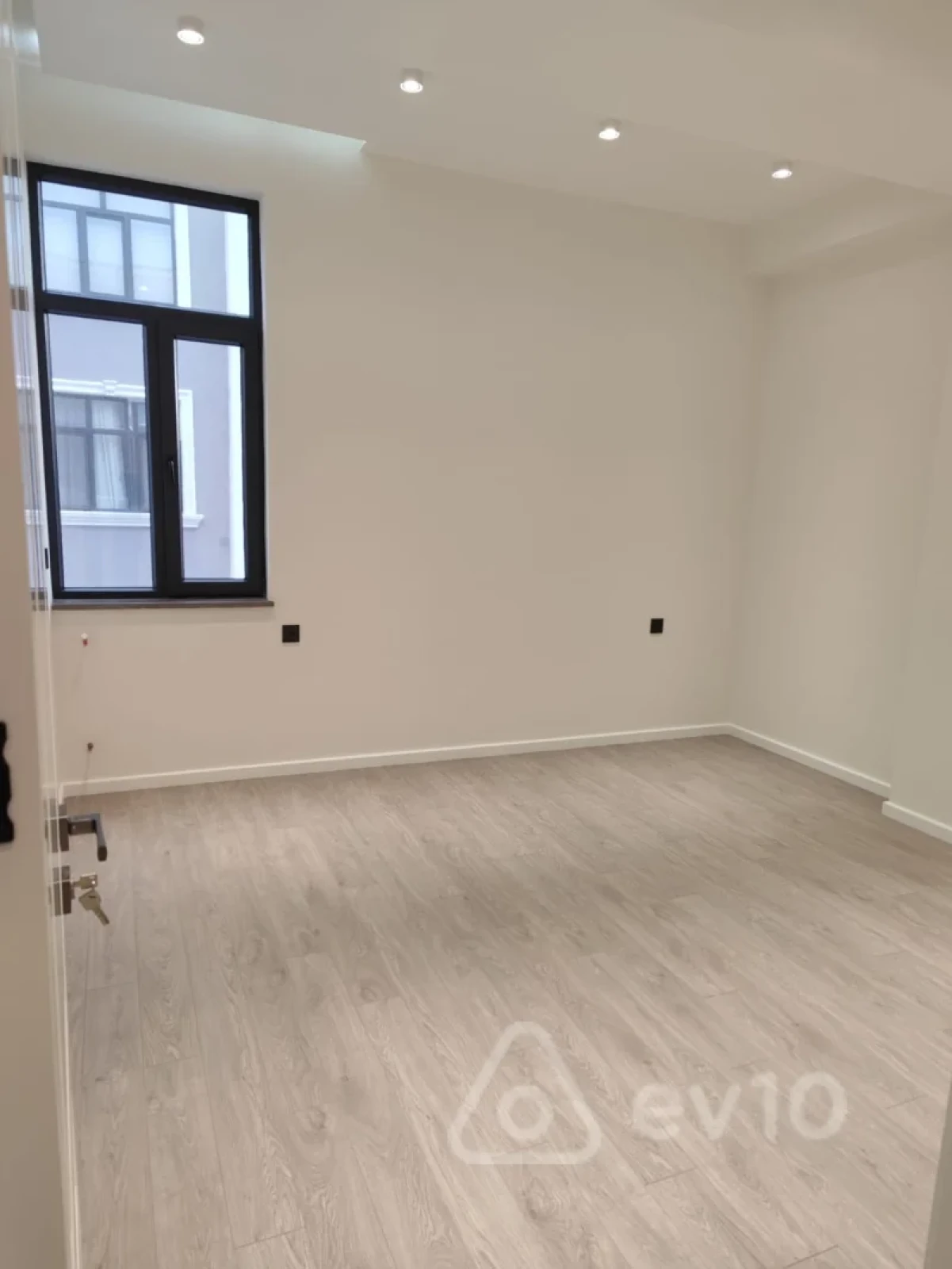 Satılır 3 otaqlı yeni tikili 122 m²