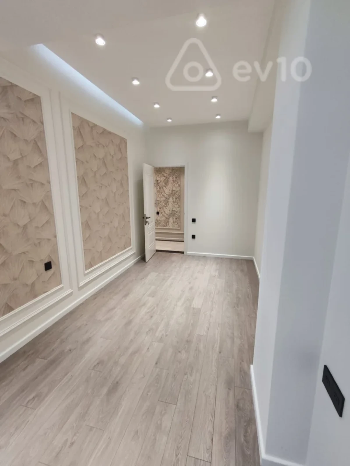 Satılır 3 otaqlı yeni tikili 122 m²