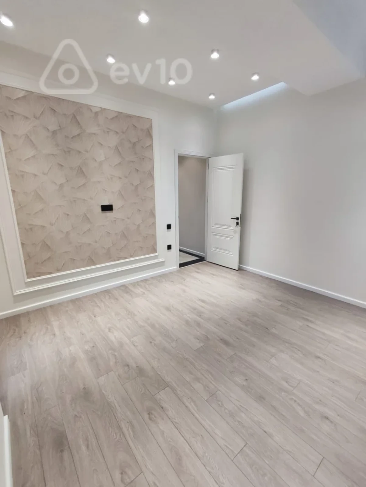 Satılır 3 otaqlı yeni tikili 122 m²