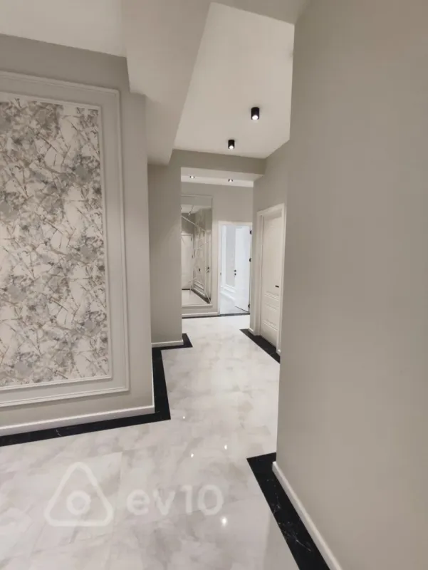 Satılır 3 otaqlı yeni tikili 122 m²