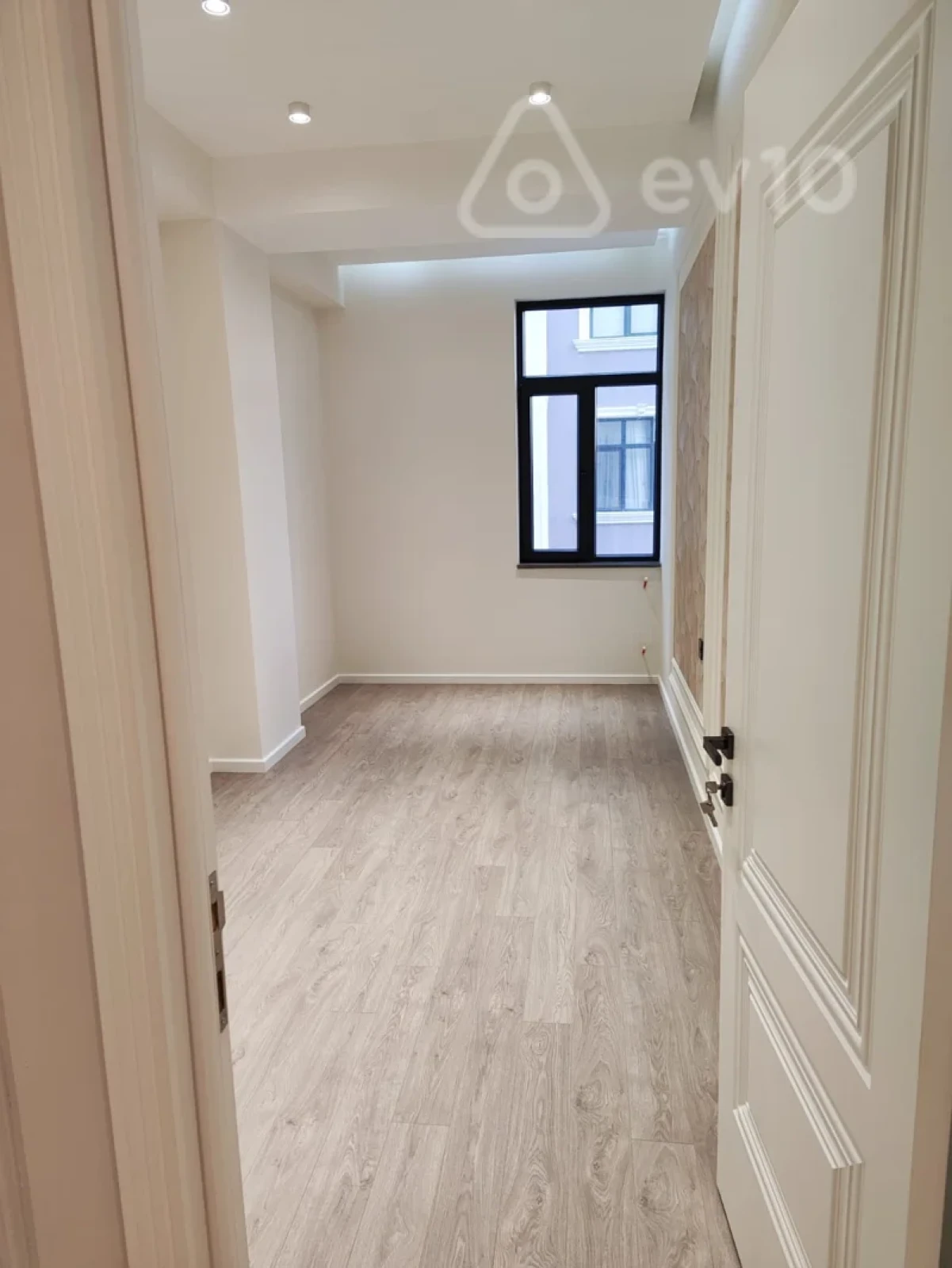 Satılır 3 otaqlı yeni tikili 122 m²