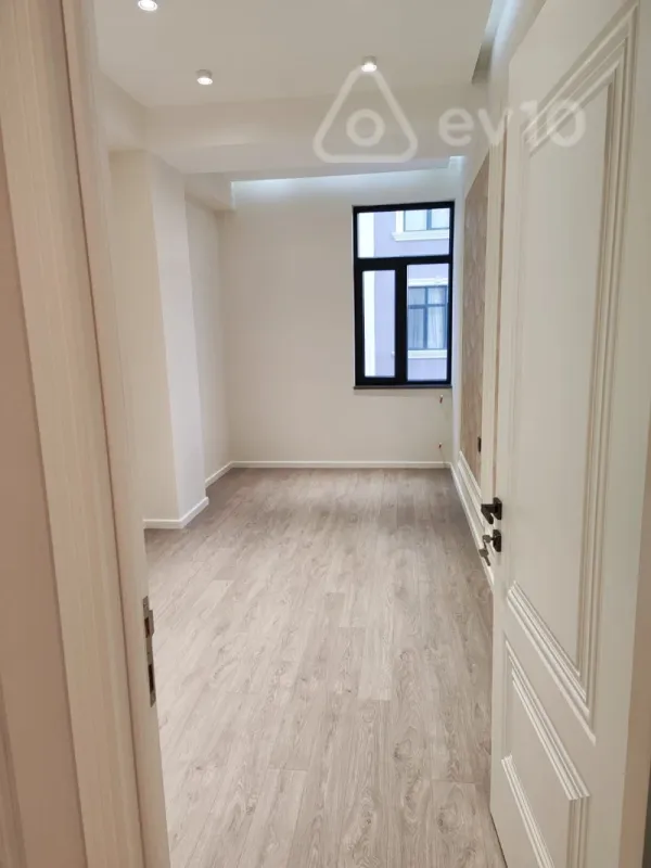 Satılır 3 otaqlı yeni tikili 122 m²