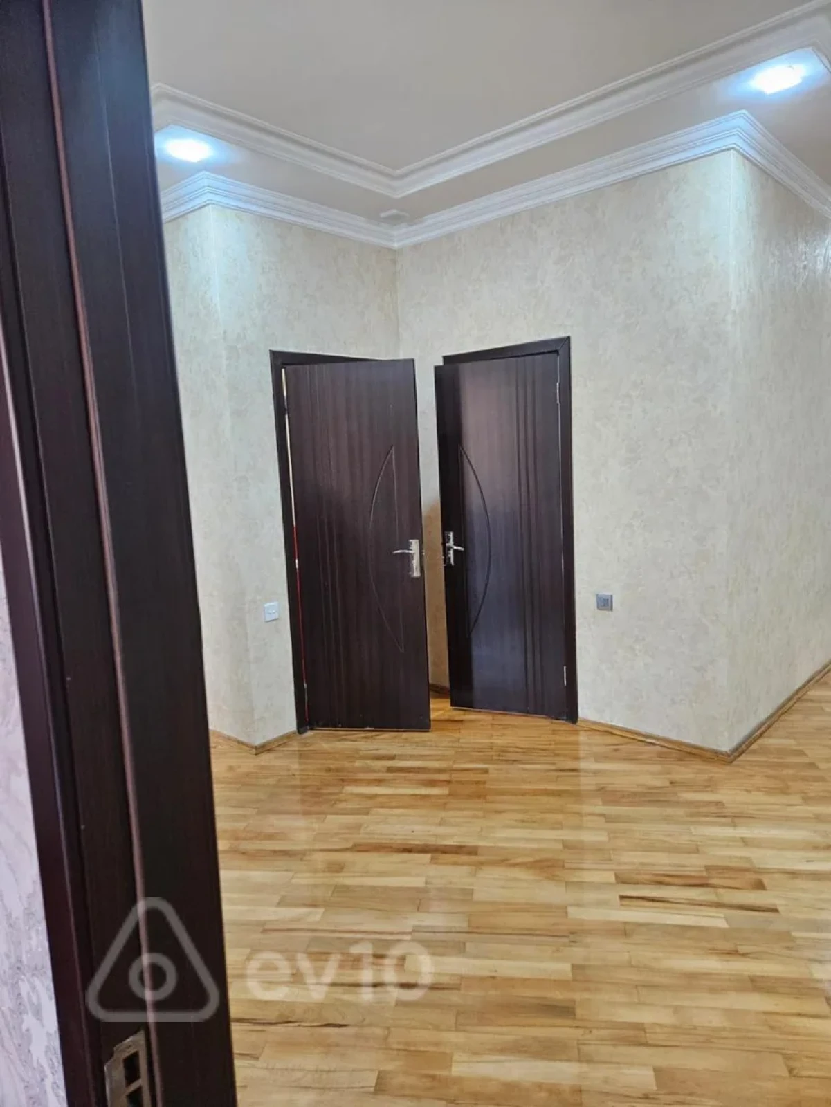 Satılır 3 otaqlı yeni tikili 138 m²