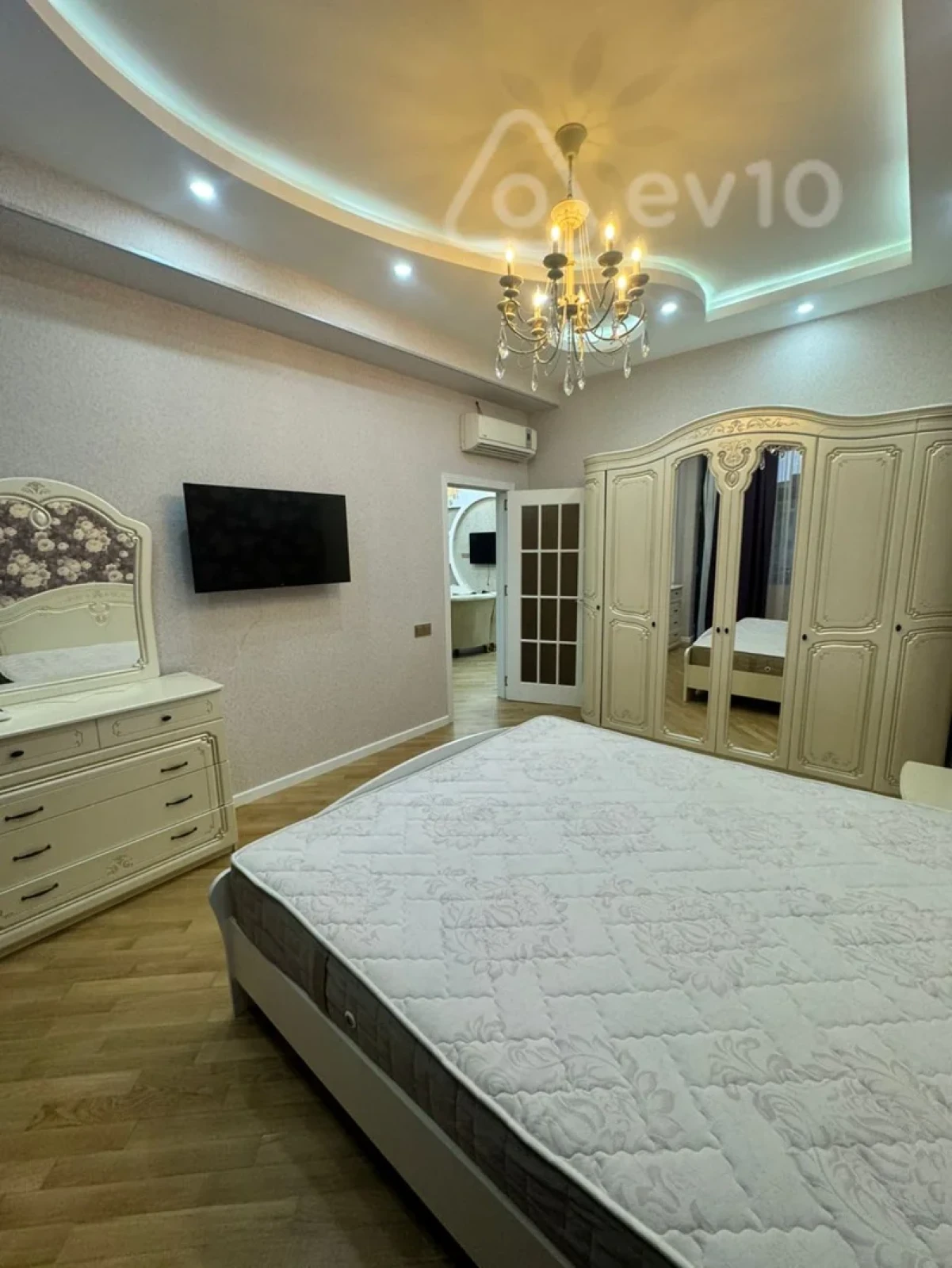 Kirayə verilir 3 otaqlı yeni tikili 115 m²