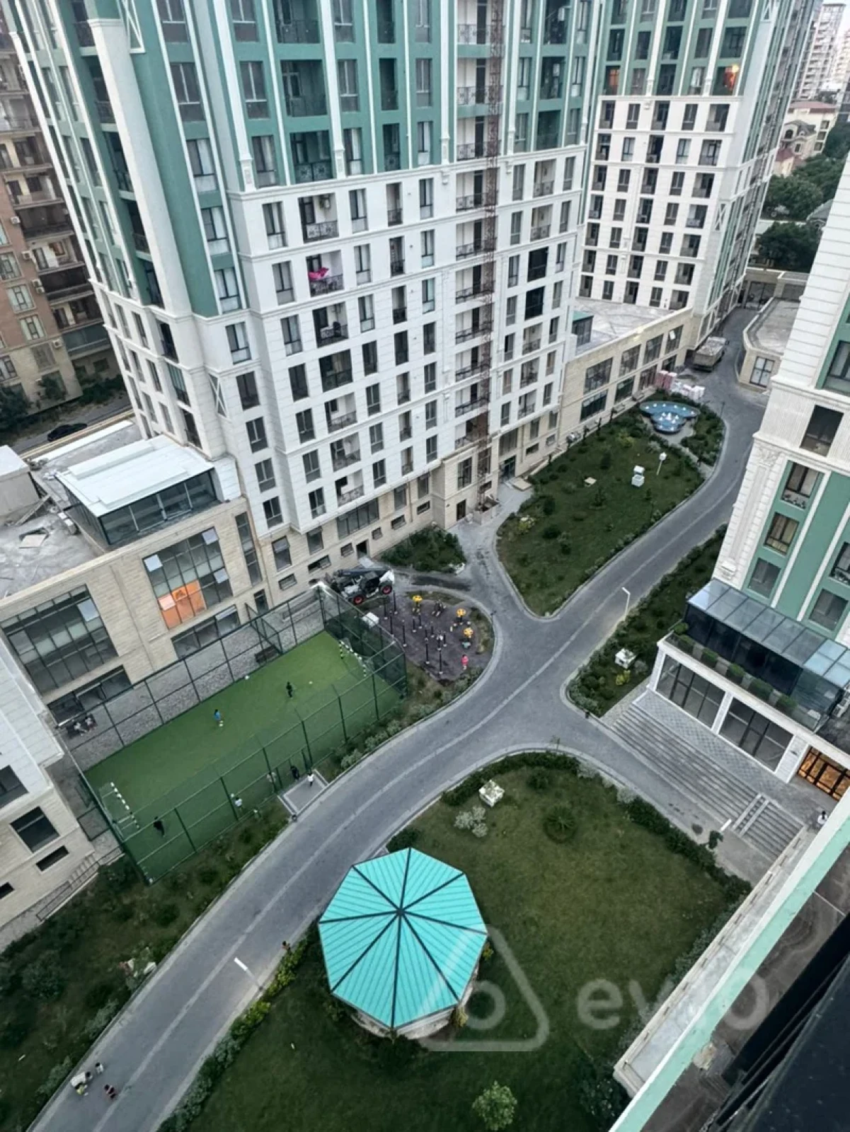 Kirayə verilir 3 otaqlı yeni tikili 115 m²