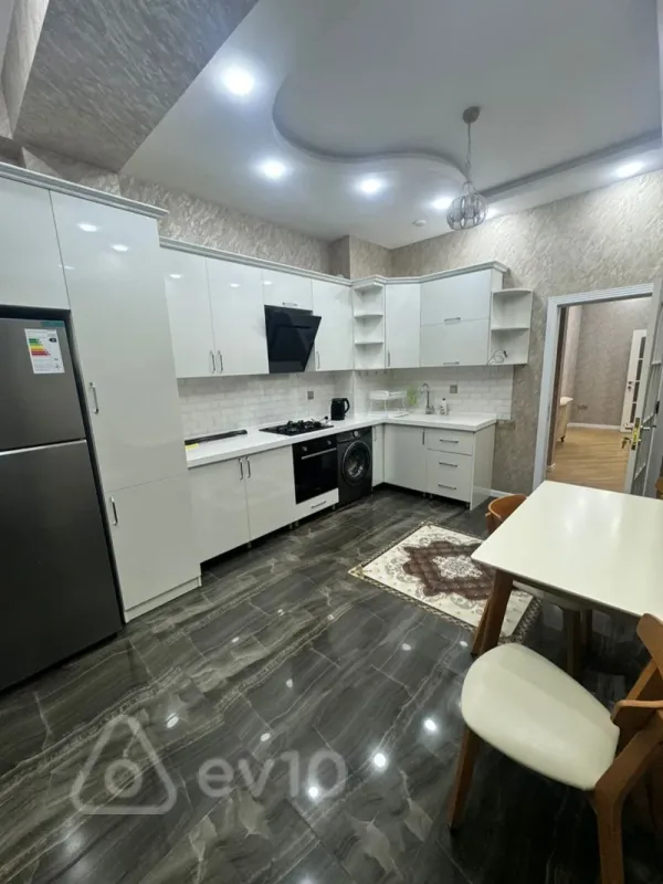 Kirayə verilir 3 otaqlı yeni tikili 115 m²