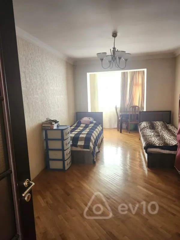 Satılır 3 otaqlı köhnə tikili 70 m²