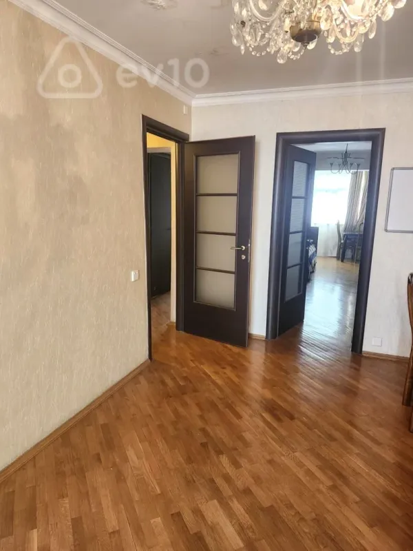 Satılır 3 otaqlı köhnə tikili 70 m²