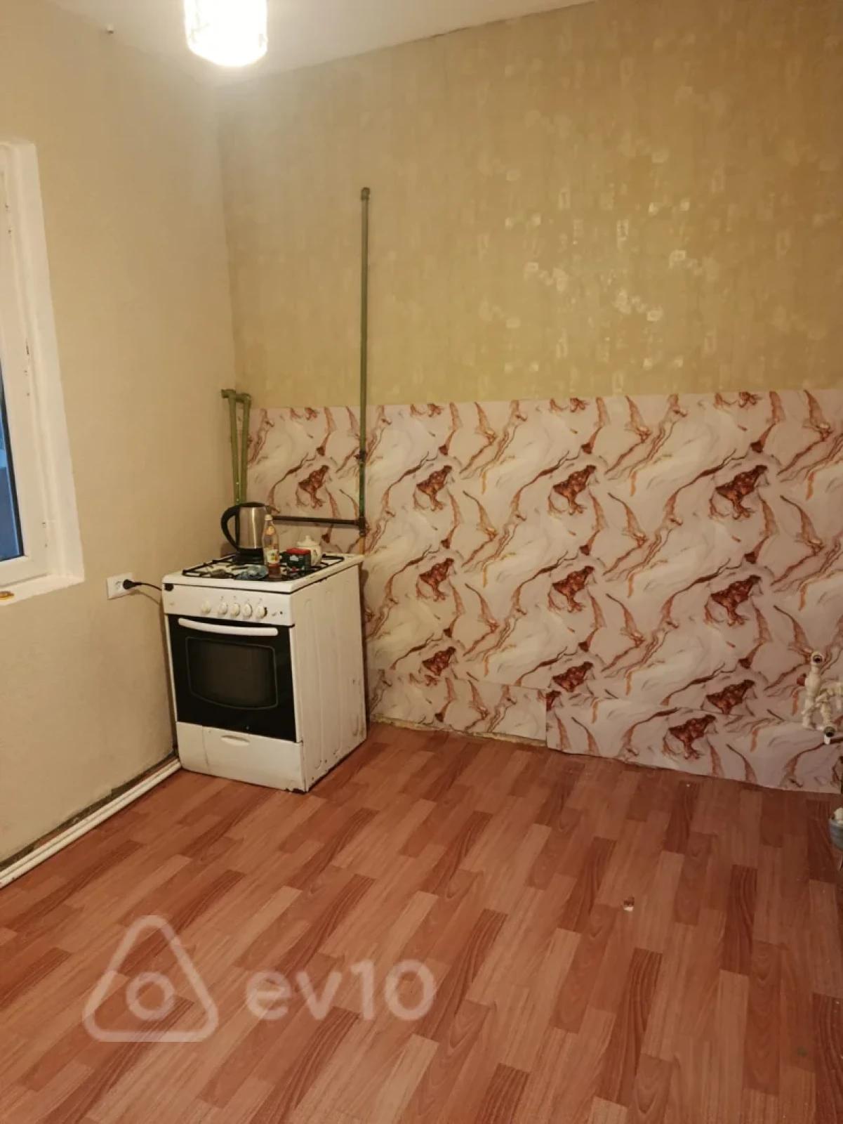 Satılır 3 otaqlı köhnə tikili 70 m²