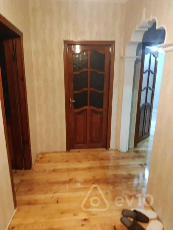 Satılır 3 otaqlı köhnə tikili 70 m²