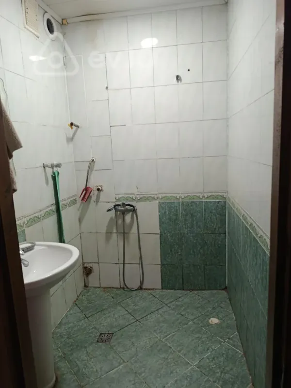 Satılır 3 otaqlı köhnə tikili 70 m²