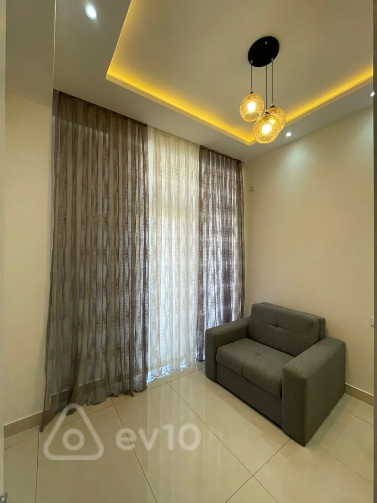 Kirayə verilir 3 otaqlı yeni tikili 110 m²