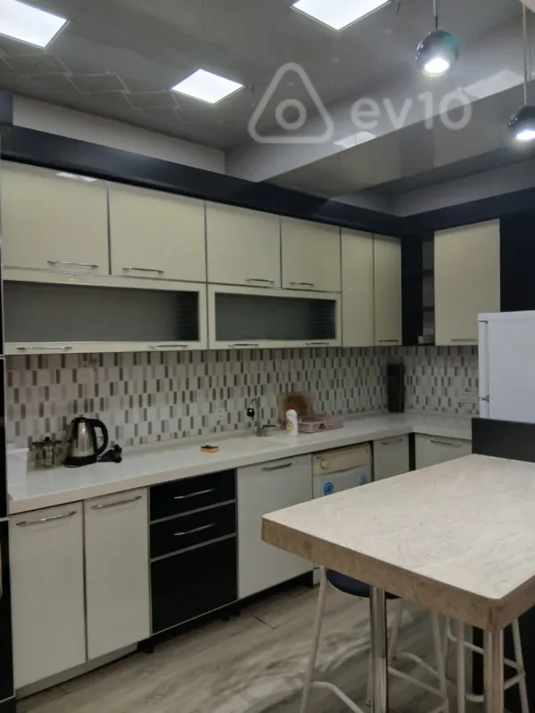 Kirayə verilir 3 otaqlı yeni tikili 103 m²
