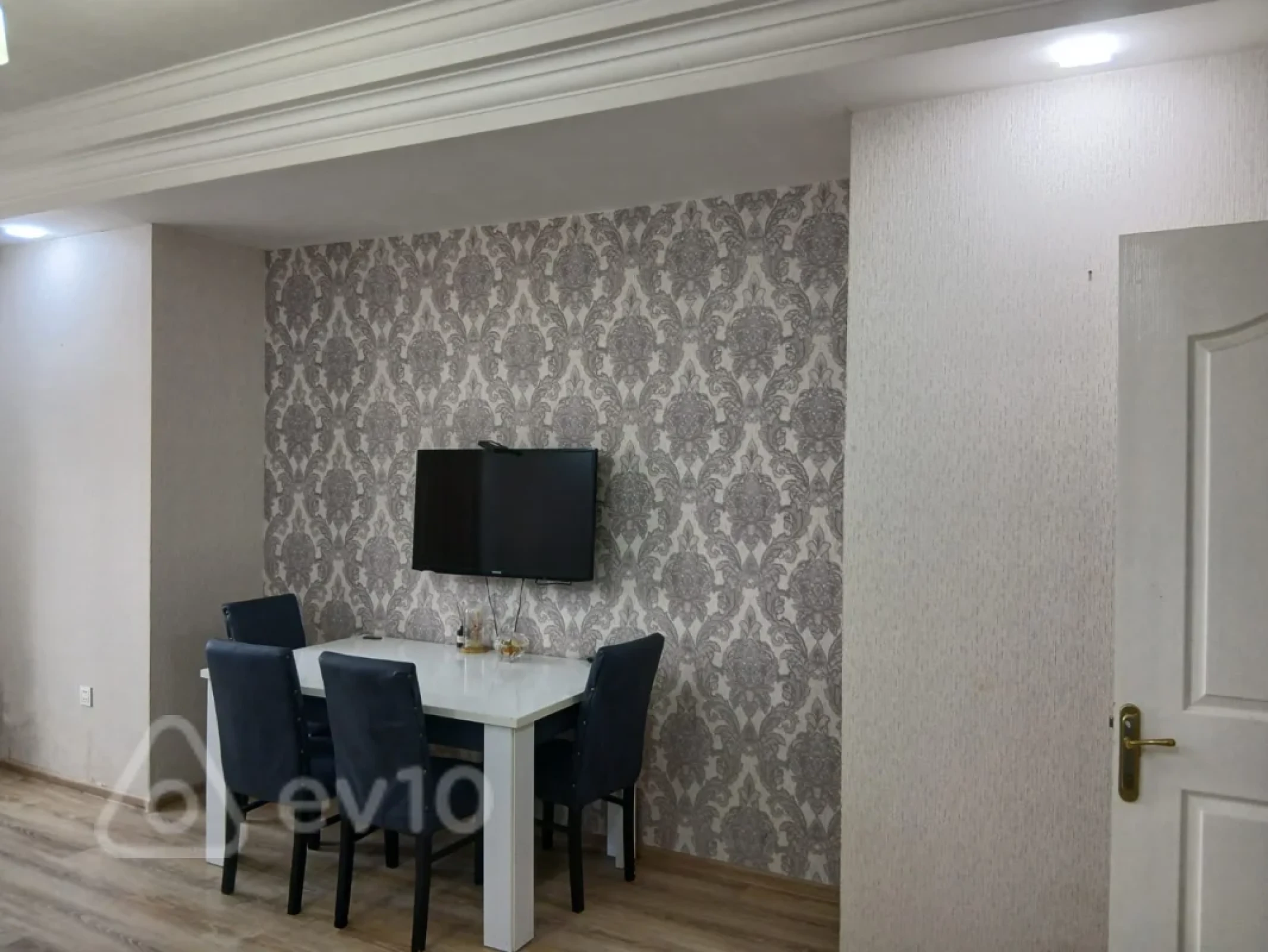 Kirayə verilir 3 otaqlı yeni tikili 103 m²
