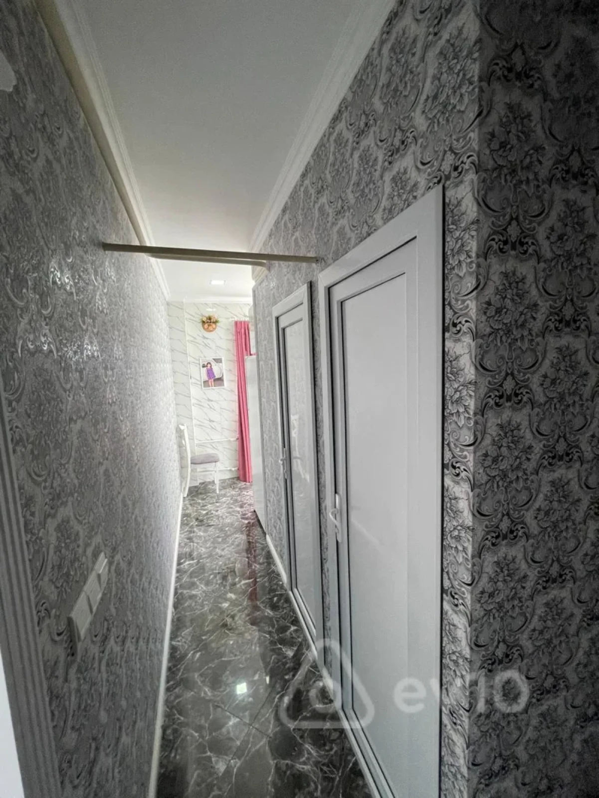 Satılır 2 otaqlı köhnə tikili 60 m²