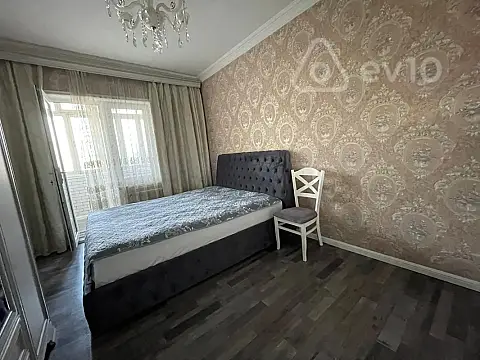 Satılır 2 otaqlı köhnə tikili 60 m²