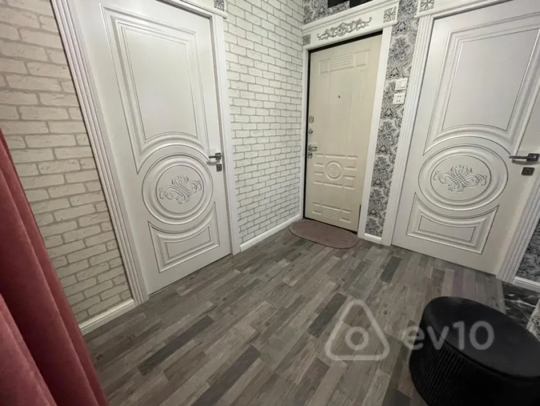 Satılır 2 otaqlı köhnə tikili 60 m²