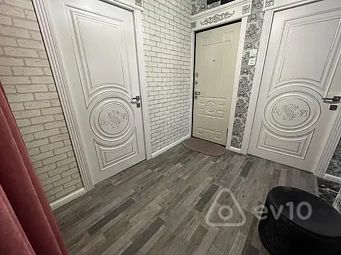 Satılır 2 otaqlı köhnə tikili 60 m²