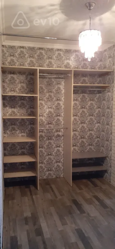Satılır 2 otaqlı köhnə tikili 60 m²