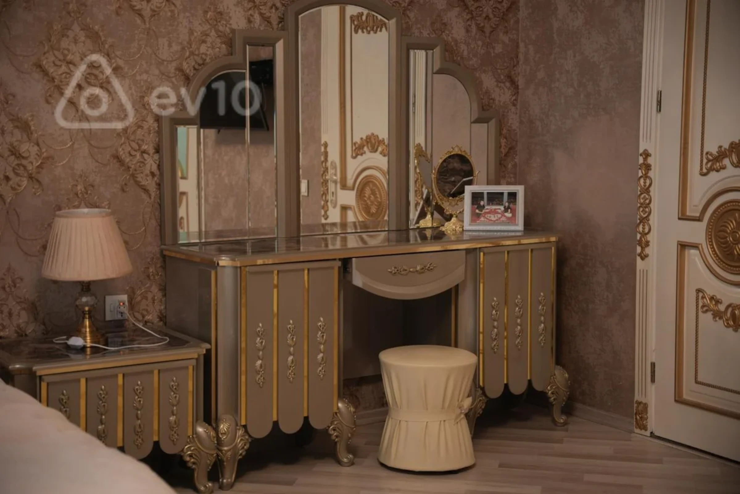 Satılır 7 otaqlı həyət evi 310 m²