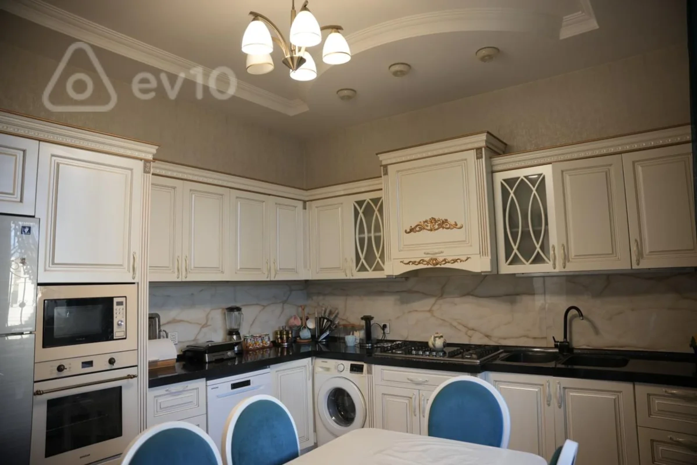 Satılır 7 otaqlı həyət evi 310 m²