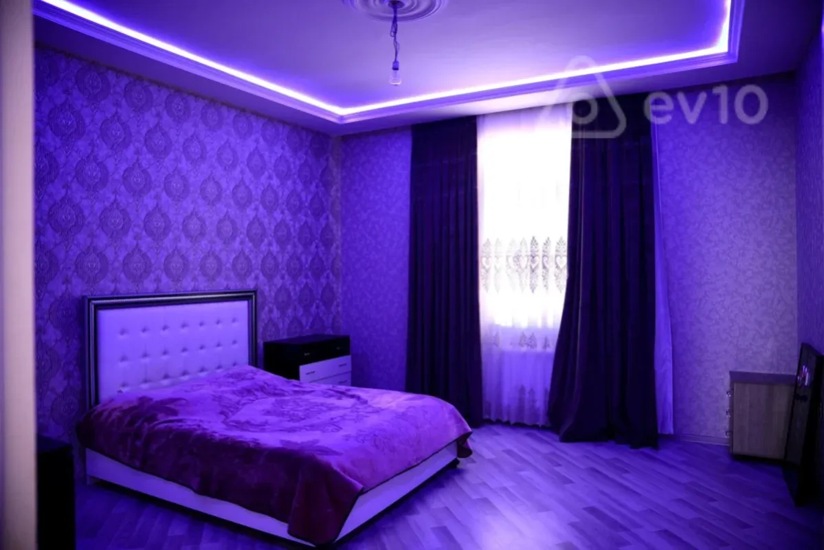 Satılır 7 otaqlı həyət evi 310 m²