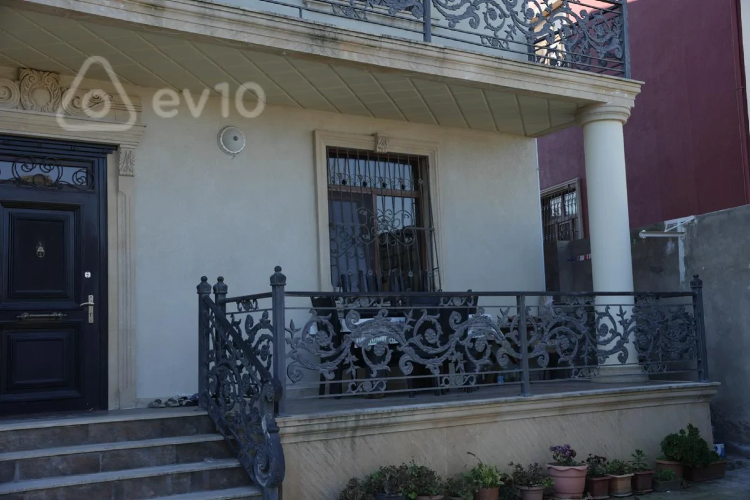 Satılır 7 otaqlı həyət evi 310 m²