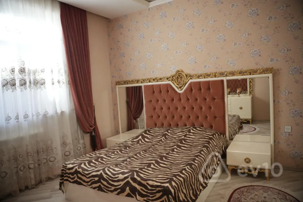 Satılır 7 otaqlı həyət evi 310 m²