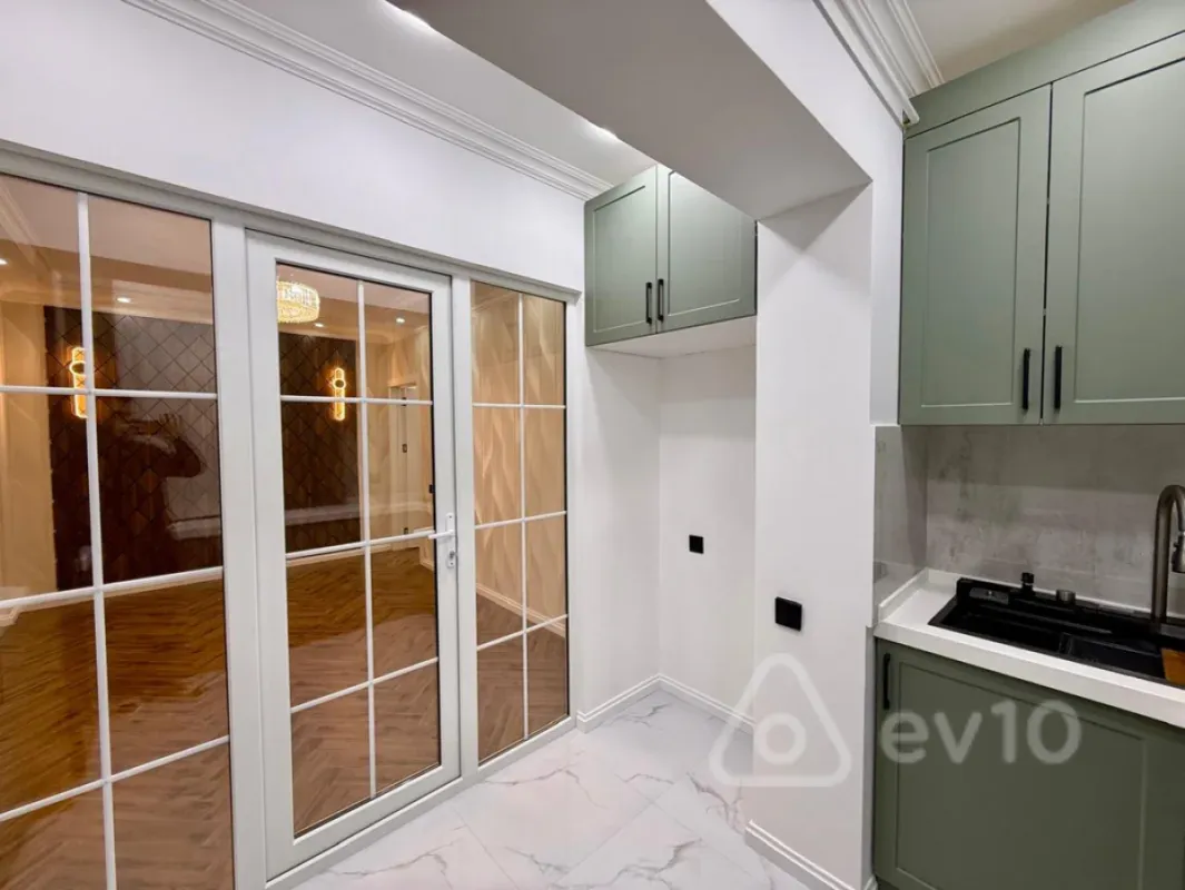 Kirayə verilir 3 otaqlı köhnə tikili 65 m²