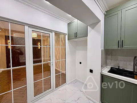 Kirayə verilir 3 otaqlı köhnə tikili 65 m²