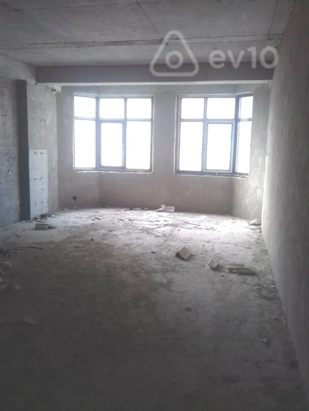 Satılır 4 otaqlı yeni tikili 185 m²