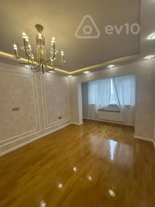 Satılır 3 otaqlı köhnə tikili 255000 m²