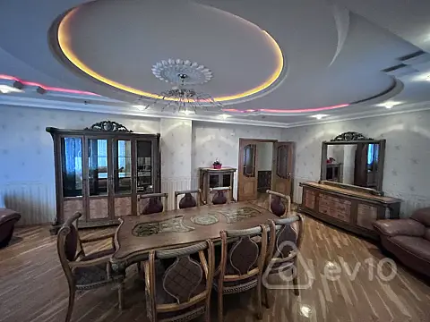 Satılır 3 otaqlı yeni tikili 140 m²