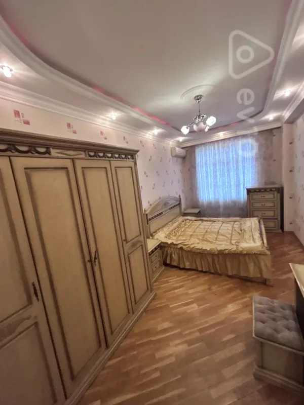 Satılır 3 otaqlı yeni tikili 140 m²