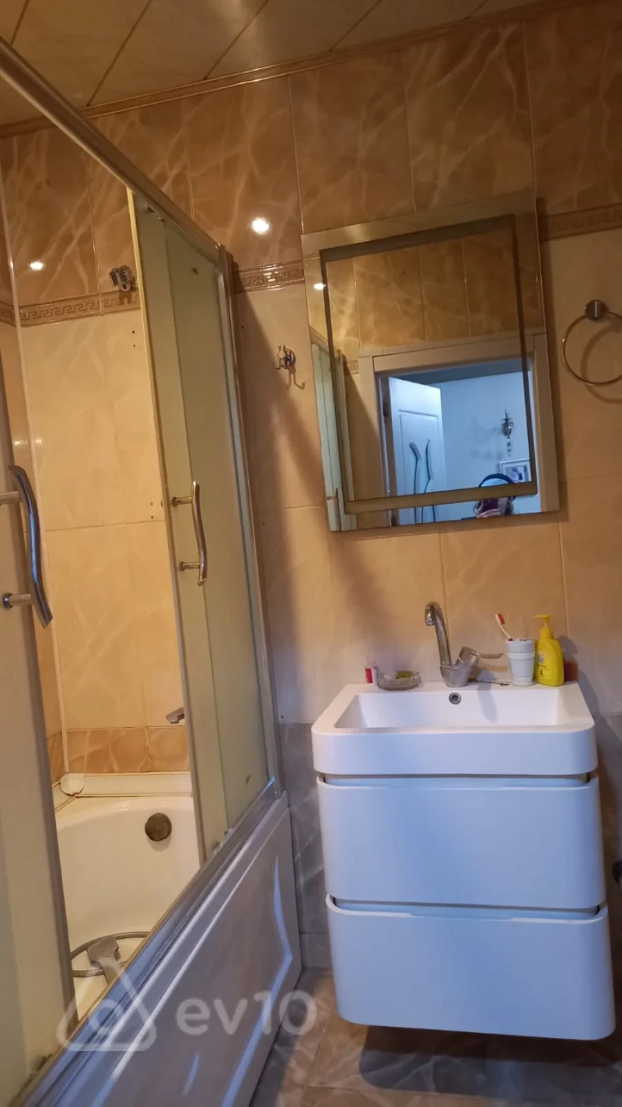 Kirayə verilir 2 otaqlı yeni tikili 70 m²