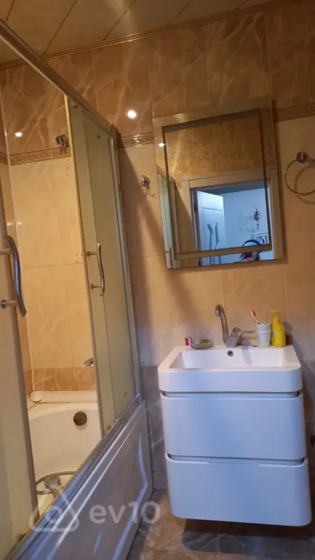 Kirayə verilir 2 otaqlı yeni tikili 70 m²