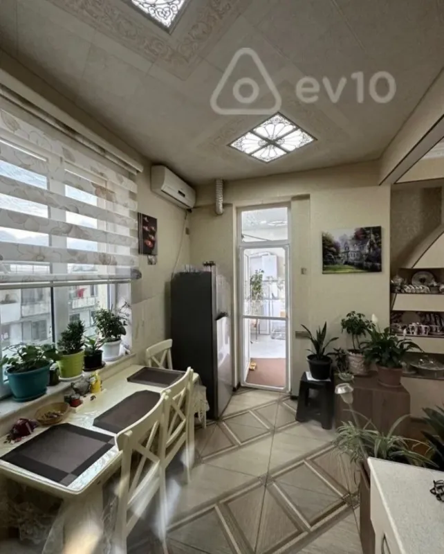 Kirayə verilir 2 otaqlı yeni tikili 70 m²