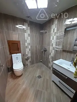 Kirayə verilir 2 otaqlı yeni tikili 75 m²