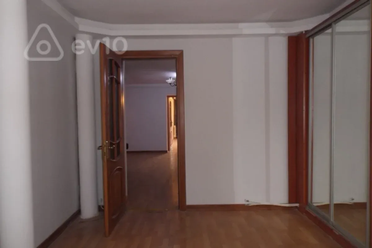 Satılır mənzil 80 m²