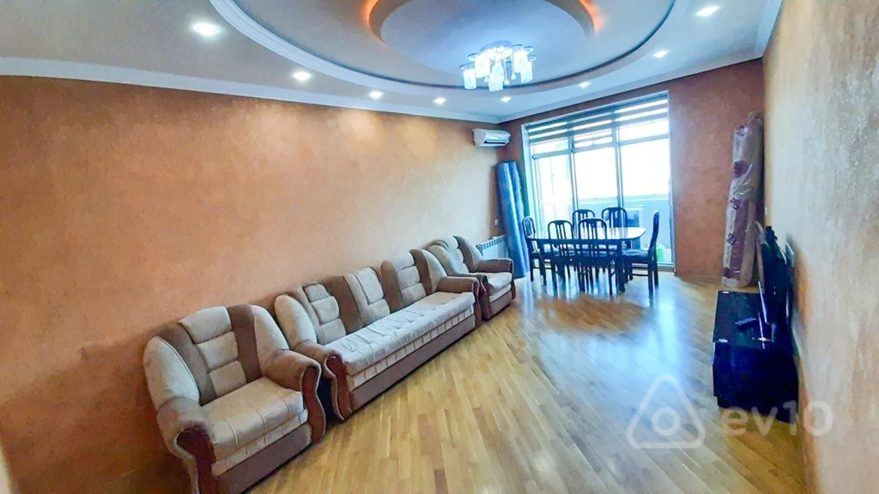 Kirayə verilir 2 otaqlı yeni tikili 75 m²