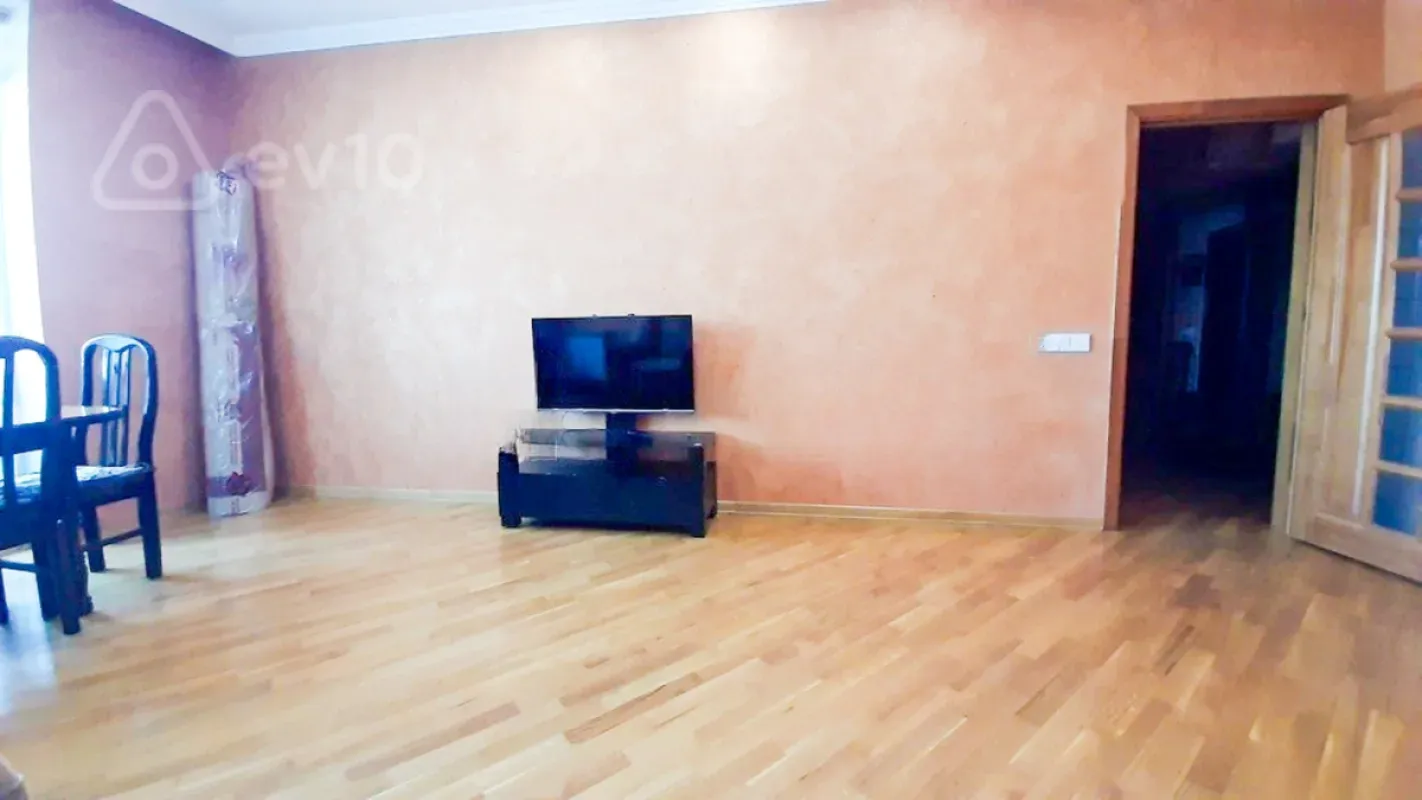 Kirayə verilir 2 otaqlı yeni tikili 75 m²