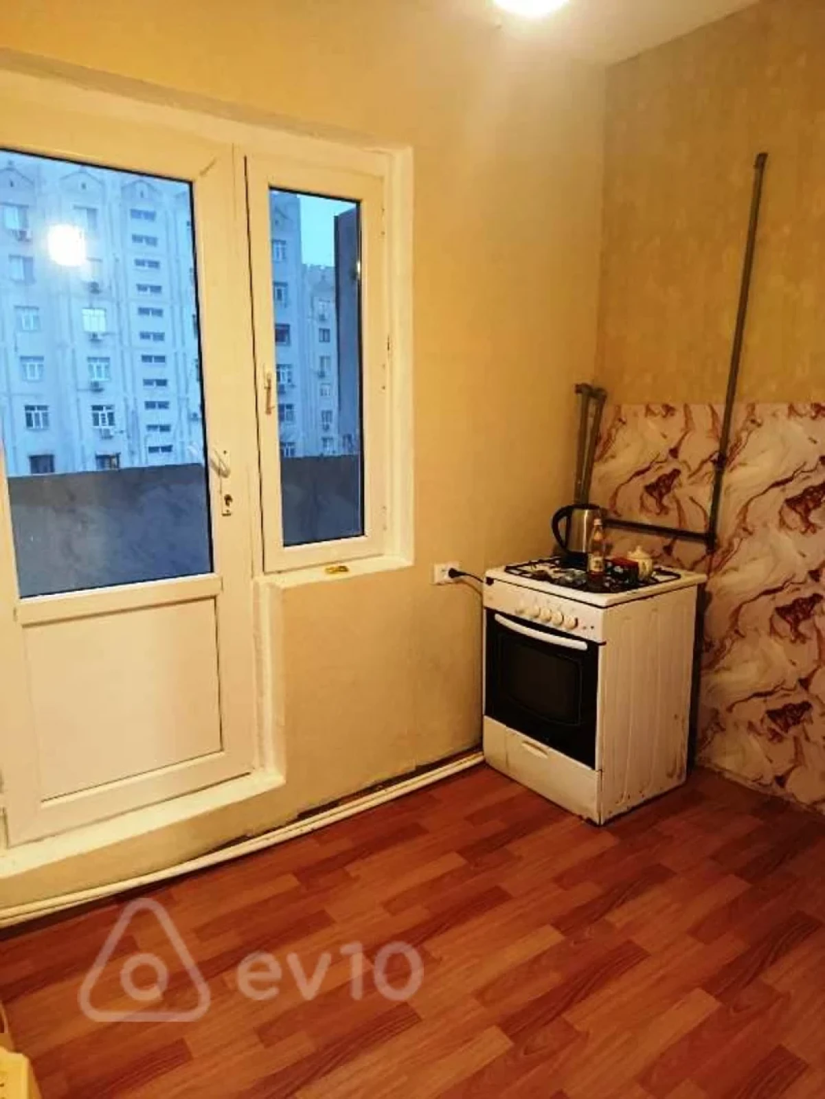 Satılır 3 otaqlı köhnə tikili 80 m²